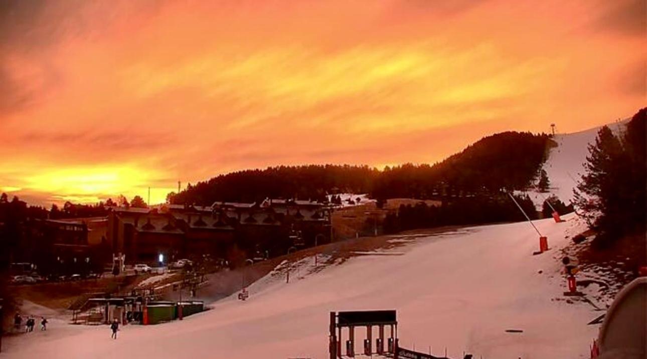 Residencia Pista Llarga Lägenhet La Molina  Exteriör bild